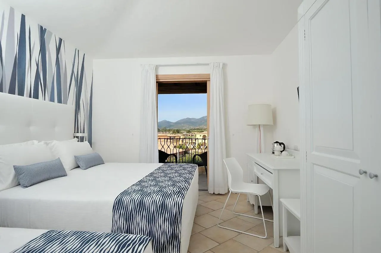 Janna e Sole Resort Budoni 4*,
